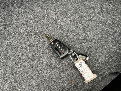 Used 2025 Toyota Corolla LE image 22