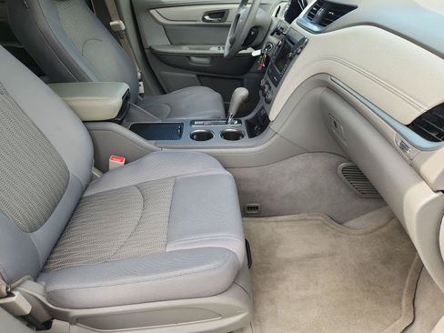 Used 2015 Chevrolet Traverse LS FWD image 25