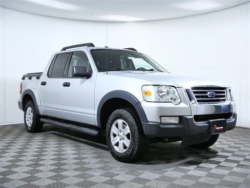 Used 2009 Ford Explorer Sport Trac XLT image 1