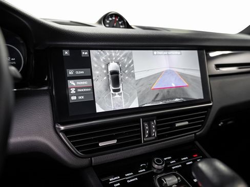 Used 2021 Porsche Cayenne Coupe image 47