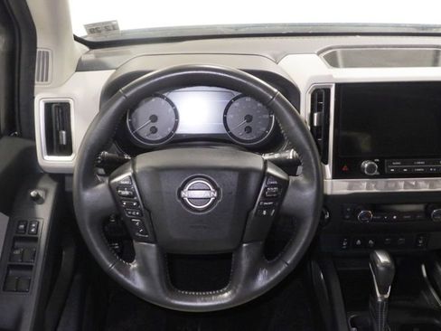 Used 2025 Nissan Frontier SV w/ SV Convenience Package image 9