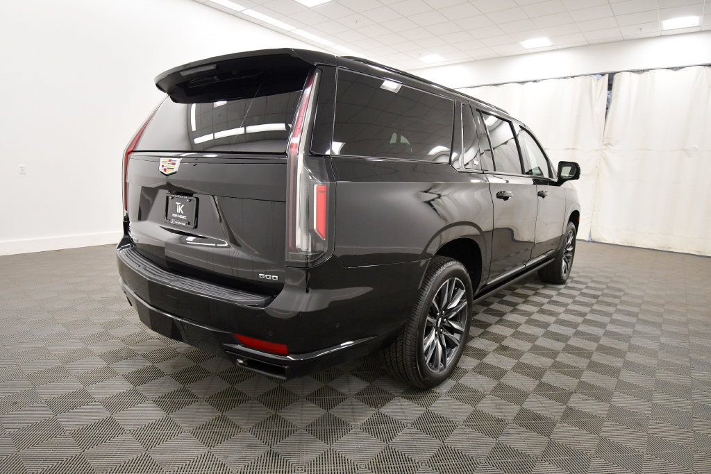 Used 2024 Cadillac Escalade ESV Sport Platinum AWD/4WD image 9