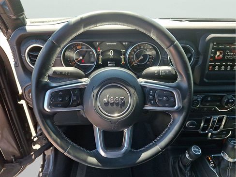 Used 2021 Jeep Wrangler Unlimited Sahara w/ LED Lighting Group AWD/4WD image 17