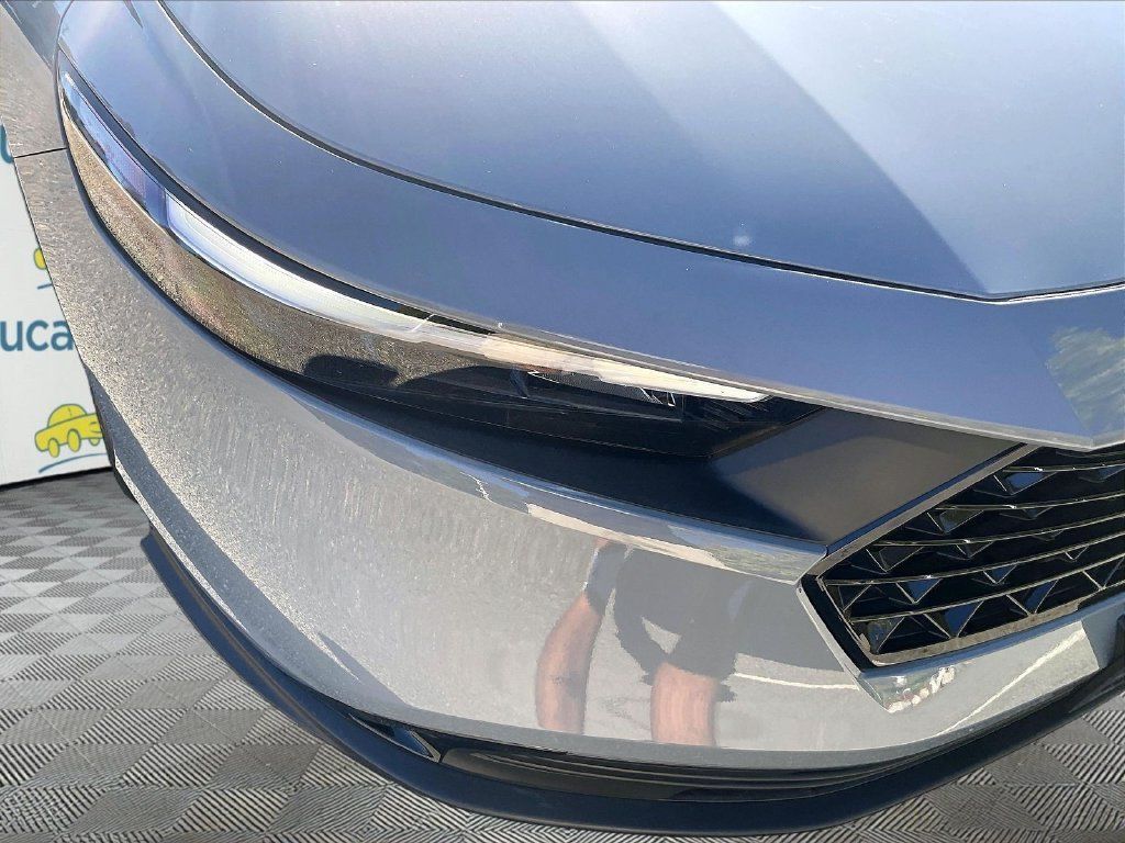 Used 2025 Honda Accord SE image 30