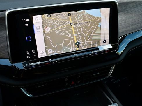 Used 2025 Volkswagen Atlas SEL Premium R-Line image 12