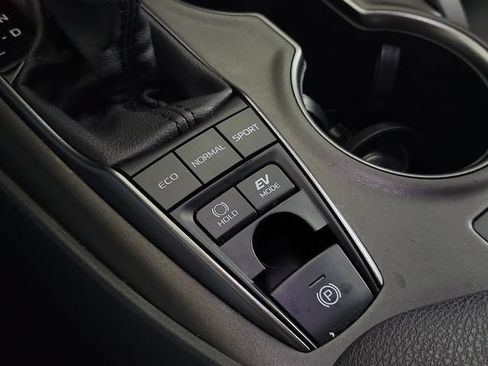 Used 2022 Toyota Camry XSE FWD image 30