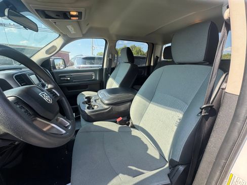 Used 2022 RAM 1500 Classic SLT AWD/4WD image 13