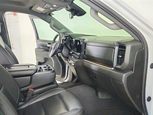 Used 2025 GMC Sierra 1500 SLT image 42