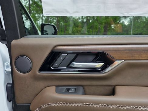 New 2026 GMC Yukon Denali Ultimate w/ LPO, Floor Liner Package AWD/4WD image 28
