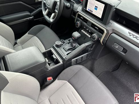 Used 2025 Toyota Tacoma TRD Off-Road image 18