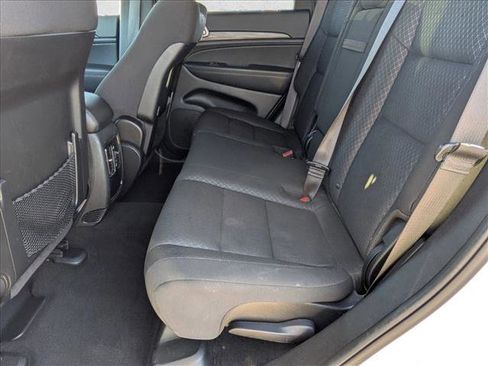 Used 2021 Jeep Grand Cherokee Laredo AWD/4WD image 17