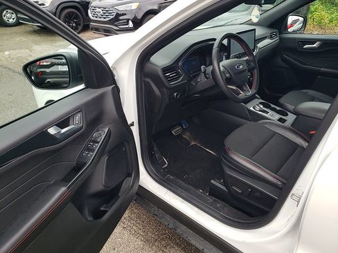Certified 2023 Ford Escape ST-Line w/ Tech Pack #1 FWD image 6