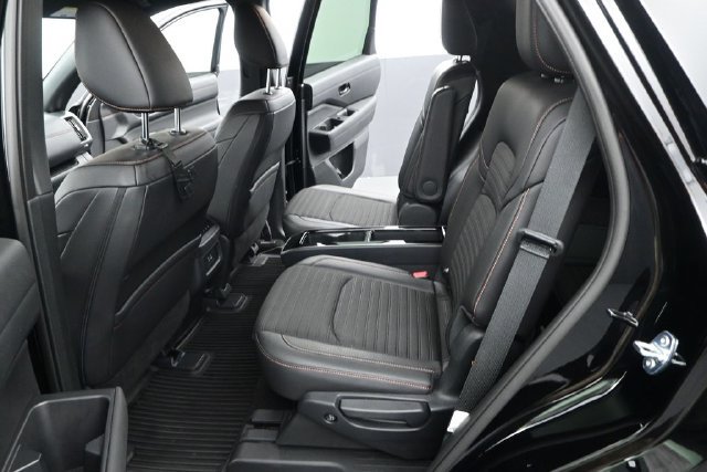Used 2025 Nissan Pathfinder Rock Creek AWD/4WD image 12