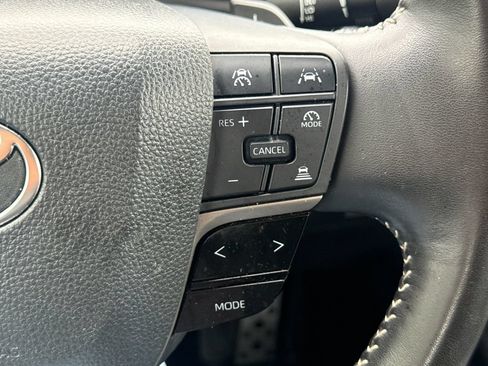 Used 2025 Toyota Camry SE FWD image 29