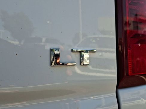 Used 2024 Chevrolet Silverado 1500 LT AWD/4WD image 32