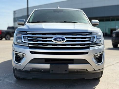 Used 2021 Ford Expedition Limited image 3