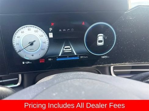 Used 2024 Hyundai Elantra SEL FWD image 11