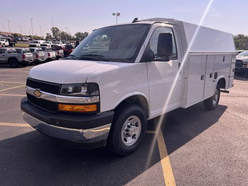 New 2025 Chevrolet Express 3500 w/ Power Convenience Package RWD image 15