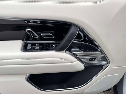 Certified 2023 Land Rover Range Rover SE image 18