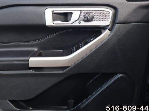 Used 2023 Ford Explorer Limited w/ Equipment Group 301A AWD/4WD image 18