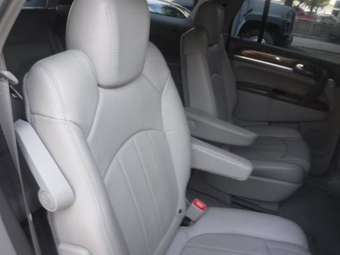 Used 2008 Buick Enclave CXL w/ Entertainment Package #1 image 32