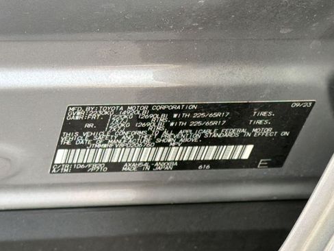 Used 2023 Toyota RAV4 LE AWD/4WD image 28