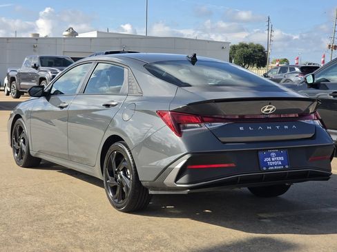 Used 2026 Hyundai Elantra Sport FWD image 7