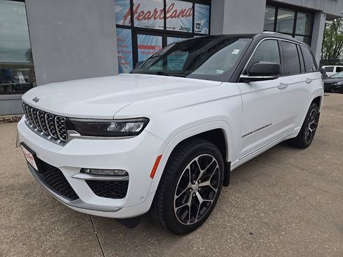 Used 2022 Jeep Grand Cherokee Summit AWD/4WD image 2