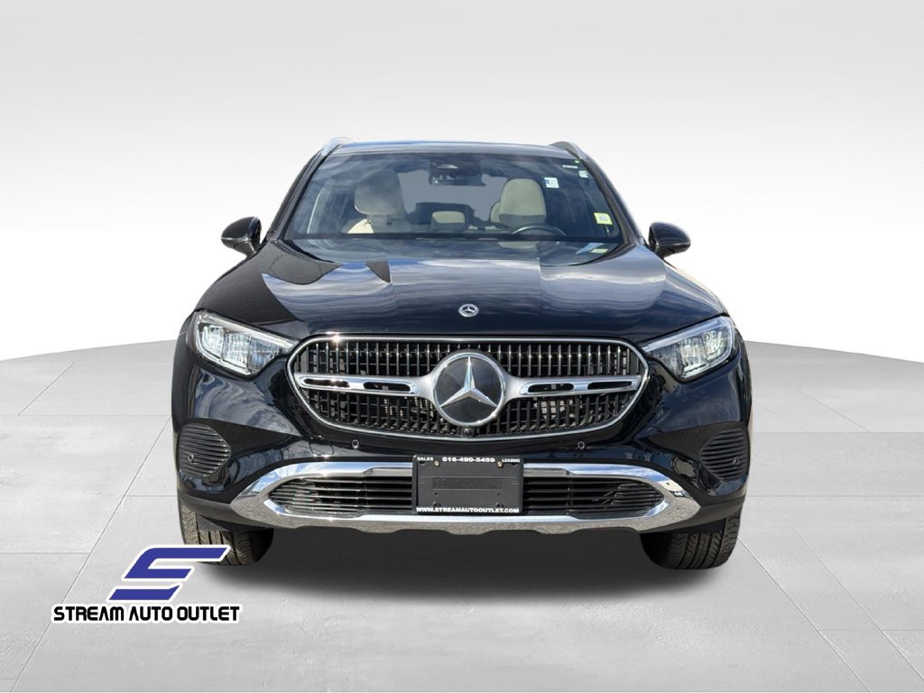 Used 2023 Mercedes-Benz GLC 300 4MATIC image 2