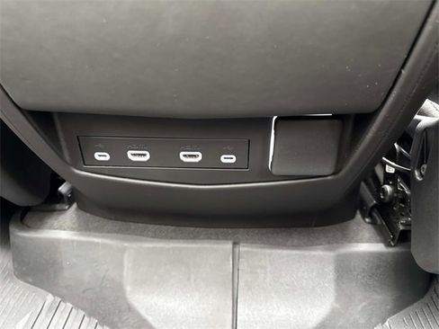 Used 2021 Cadillac Escalade ESV Premium Luxury Platinum image 21