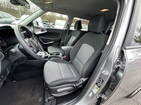 Used 2023 Kia Soul LX w/ LX Technology Package image 22