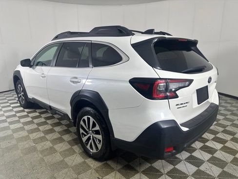 Used 2025 Subaru Outback Premium AWD/4WD image 5