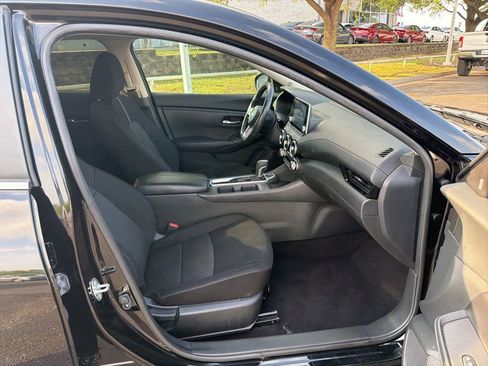 Used 2022 Nissan Sentra SV image 29