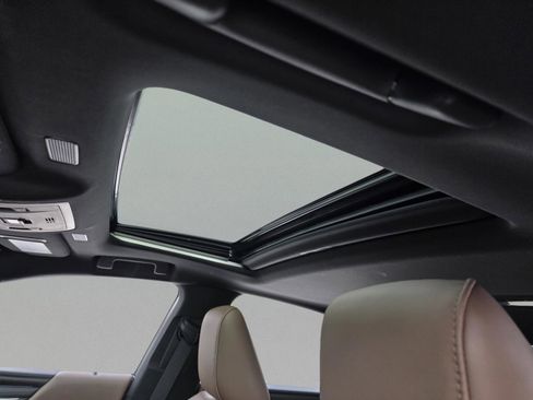 Used 2024 Lexus ES 300h w/ Technology Package image 14