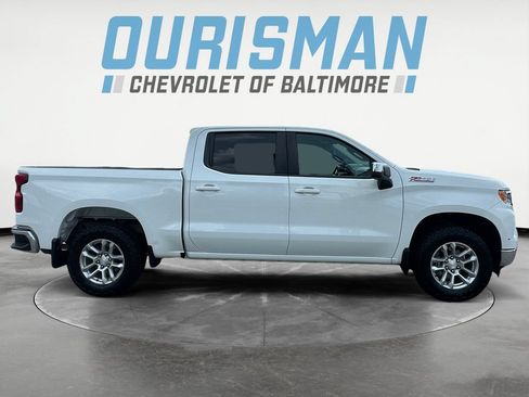 Used 2024 Chevrolet Silverado 1500 LT w/ Z71 Off-Road Package AWD/4WD image 7