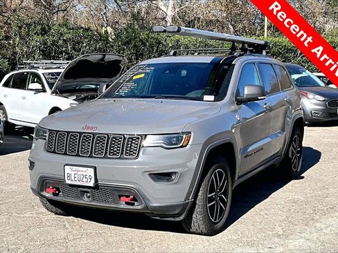 Used 2019 Jeep Grand Cherokee Trailhawk w/ Trailhawk Luxury Group image 3