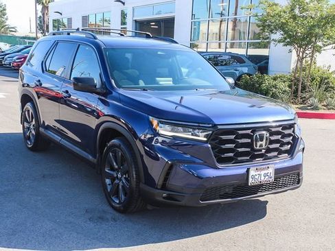 Used 2023 Honda Pilot Sport image 3