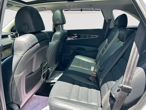 Used 2019 Kia Sorento EX w/ EX Touring Package AWD/4WD image 29