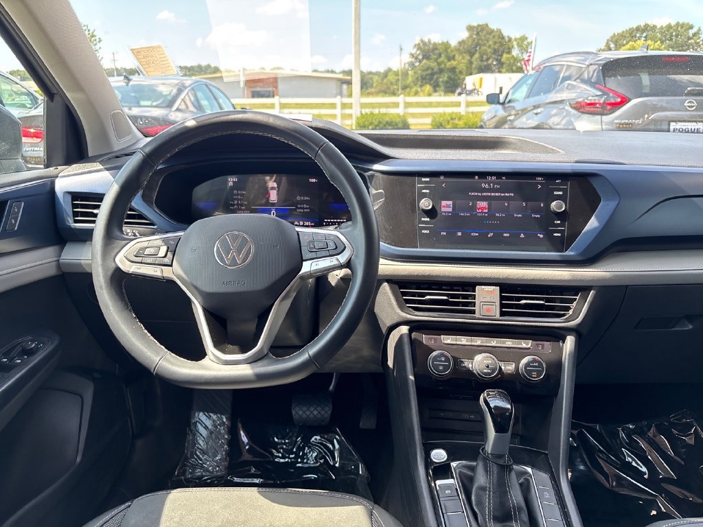 Used 2024 Volkswagen Taos SE FWD image 16