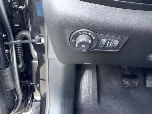 New 2026 Jeep Compass Limited image 15