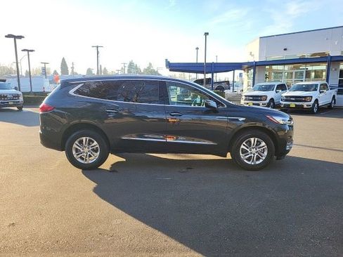 Used 2019 Buick Enclave Essence image 9