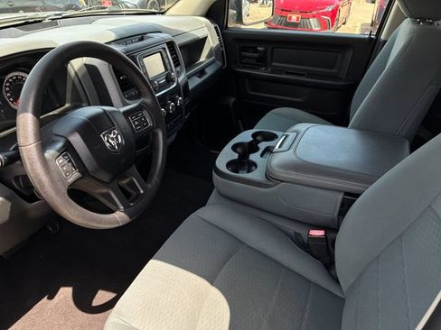 Used 2017 RAM 1500 Express RWD image 11
