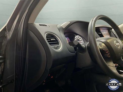 Used 2019 Nissan Pathfinder SV image 15