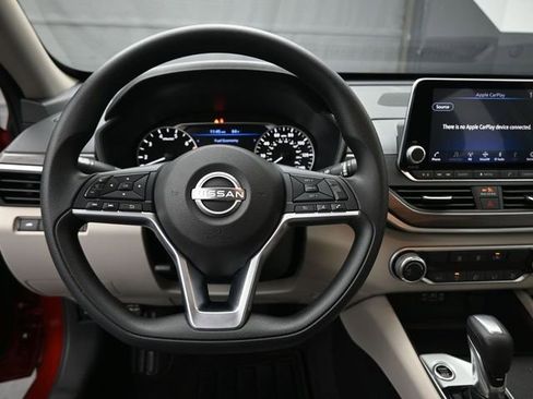 Used 2025 Nissan Altima 2.5 SV image 7