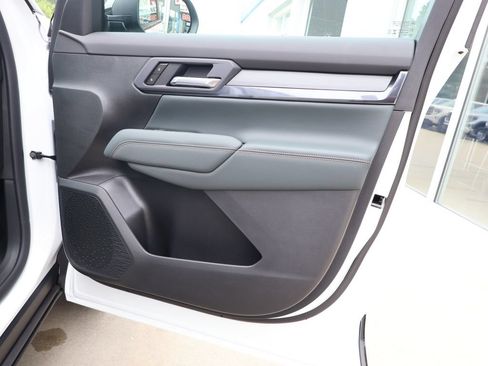New 2027 GMC Terrain AT4 w/ Convenience Package III AWD/4WD image 33