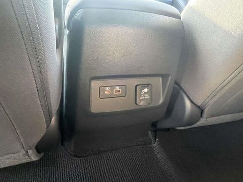 Used 2024 Nissan Frontier SV w/ SV Convenience Package image 13