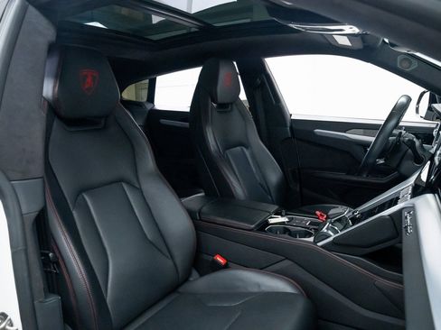 Used 2020 Lamborghini Urus image 26