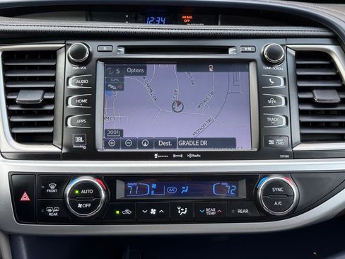Used 2016 Toyota Highlander Limited Platinum AWD/4WD image 35