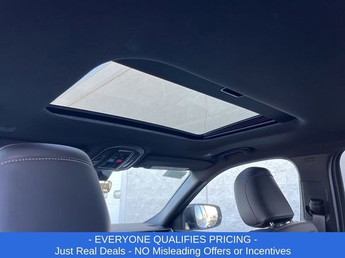 New 2025 Jeep Grand Cherokee L Altitude image 27