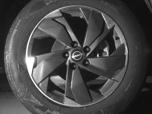 Used 2025 Nissan Rogue SV image 13